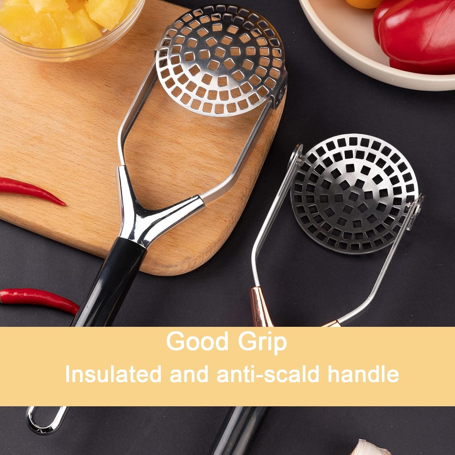 Grip detail of the Obsoorth foldable potato masher