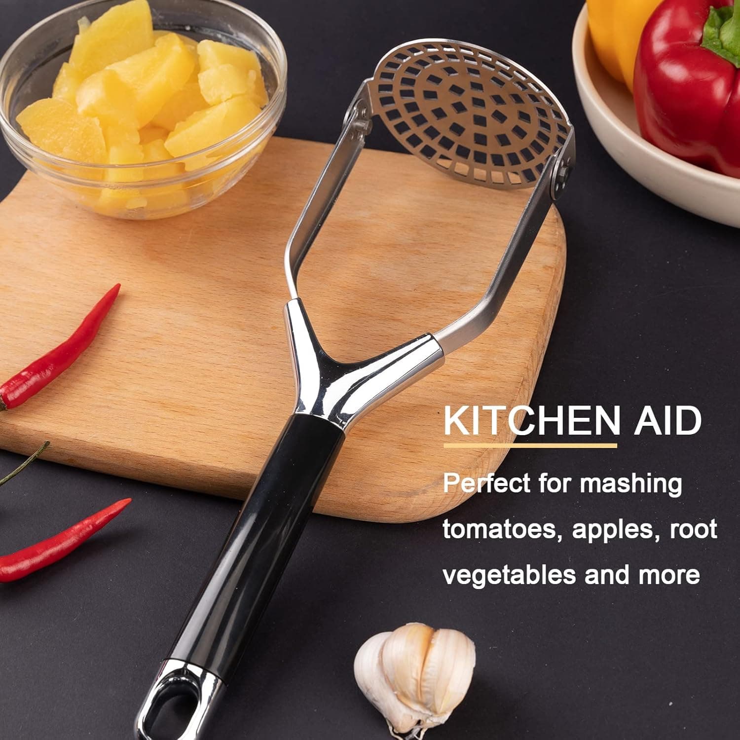 Kitchen use scene for the Obsoorth foldable potato masher