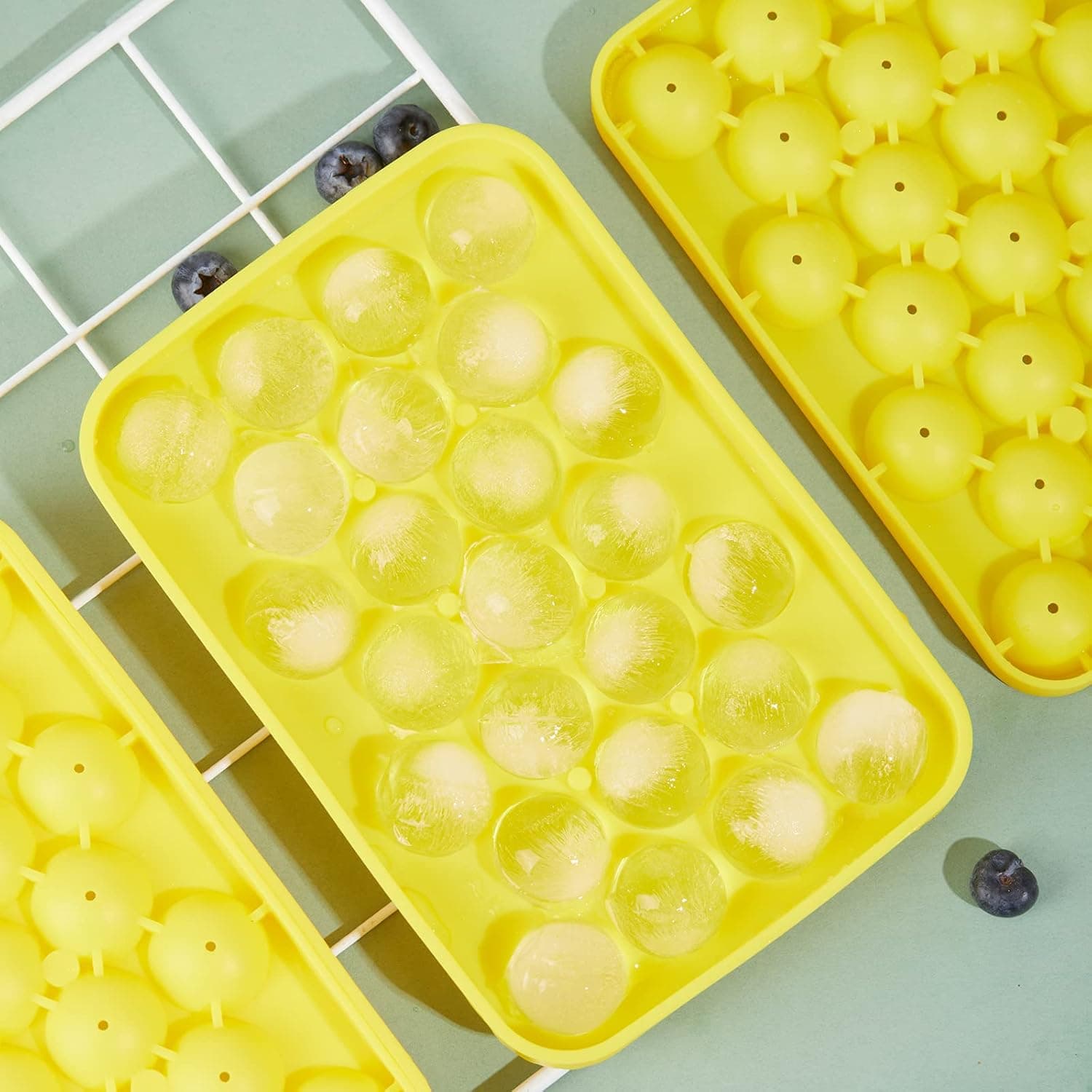 Open two-part Obsoorth yellow ice ball tray